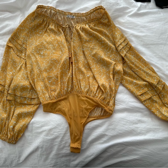 BRAND NEW, NEVER WORN Free People top - Picture 1 of 2